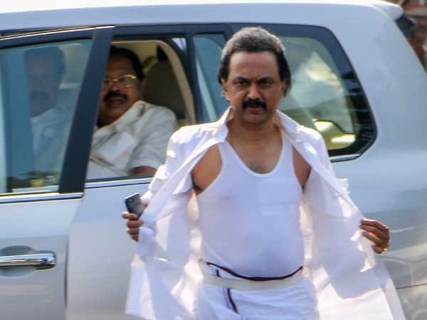 అన్నాడిఎంకె ఆధిపత్యానికి చెక్ పెట్టాలని డిఎంకె వ్యూహం