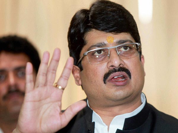 రాజా భయ్యాపై 8 కేసులు