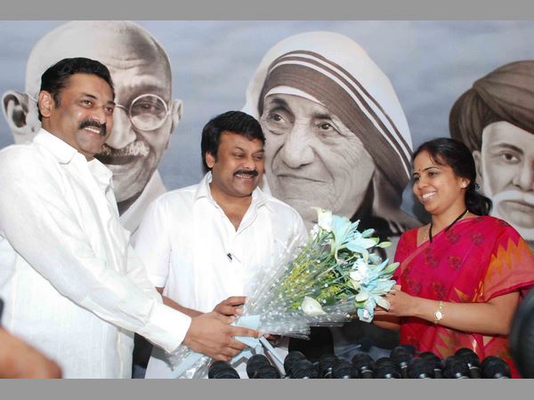 ఫ్యాక్షన్ రాజకీయాలవైపు మళ్లాల్సి వచ్చిందని..