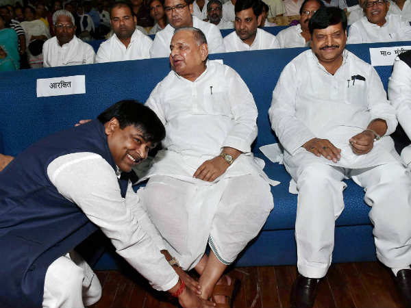 సామూహిక అత్యాచార ఆరోపణలు..