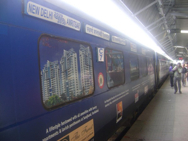 న్యాయం చేయాలంటూ కోర్టుకు.. న్యాయం చేయాలంటూ కోర్టుకు..