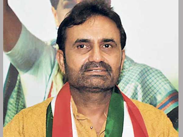 ఆదేశాలు భేఖాతర్