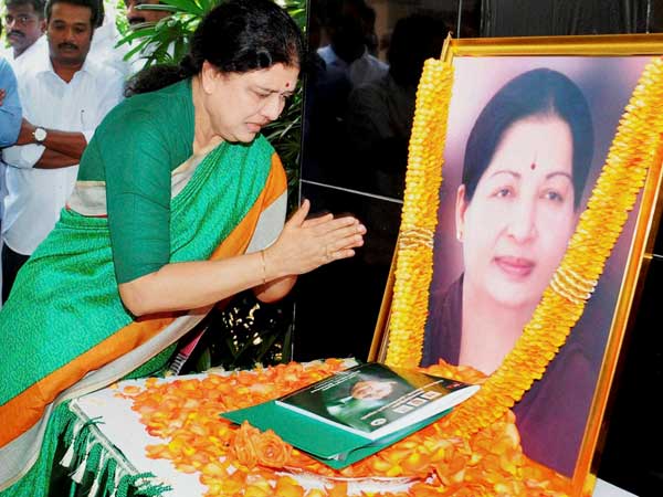 బిజెపి అభ్యర్థి గంగై అమరన్ ప్రచారం