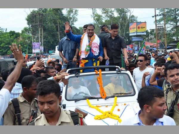 కాంగ్రెస్ బలహీనతే బీజేపీ బలం