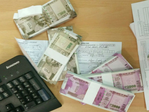 'Children Bank of India' Notes Again, Man Held At Hyderabad Bank 'Children Bank of India' Notes Again, Man Held At Hyderabad Bank