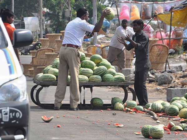 Traffic Police Over Action.. Minister KTR Responds in Twitter Traffic Police Over Action.. Minister KTR Responds in Twitter