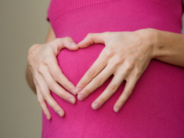 Beggar, 60, helps woman deliver baby girl at busy junction Beggar, 60, helps woman deliver baby girl at busy junction