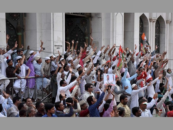 UP campaign: Bollywood 'tadka' adds zing to political speeches 