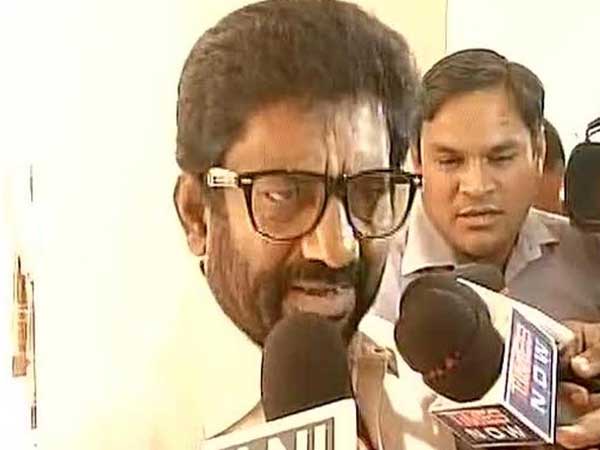 Shiv Sena meets speaker to demand action, not against MP, but against Air India Shiv Sena meets speaker to demand action, not against MP, but against Air India