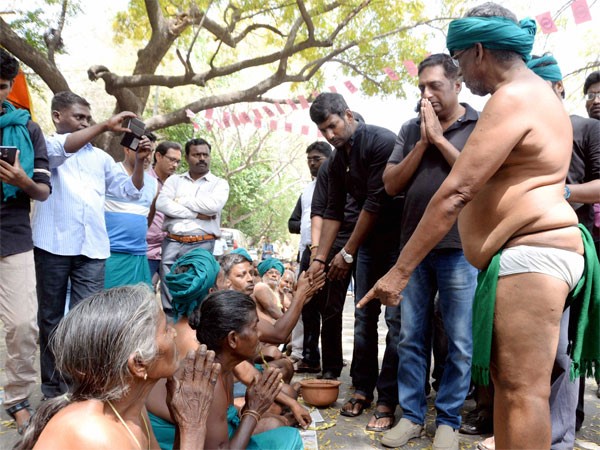 పార్టీల సంఘీభావం