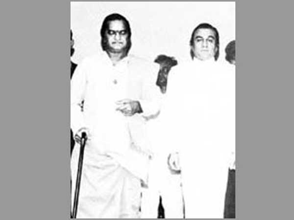 రాష్ట్రపతి ముందు ఎమ్మెల్యేలతో పరేడ్