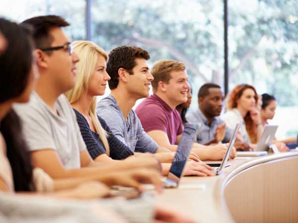 తక్కువ ఫీజులకే జర్మనీలో ఉత్తమ విద్య