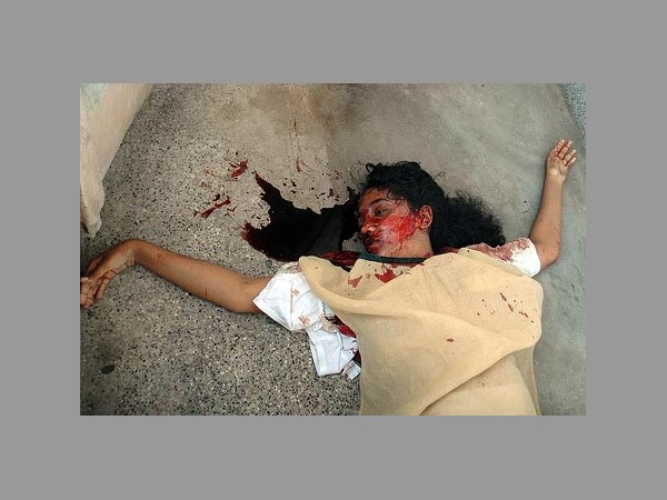 కుటుంబానికి అండగా... కుటుంబానికి అండగా...