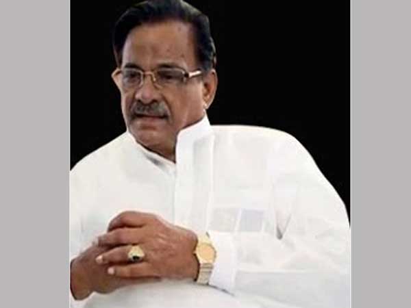 పార్టీలు మారినా టిడిపిలోనే మంత్రిపదవి