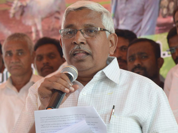టిఆర్ఎస్ కు చెక్ పెట్టేందుకు