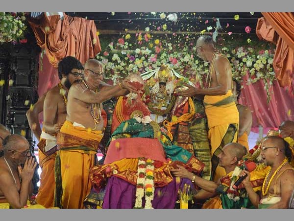 వేడుకగా తలంబ్రాలు..