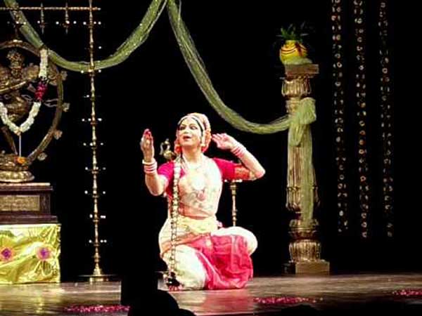 ఆస్థాన నృత్యం.. 