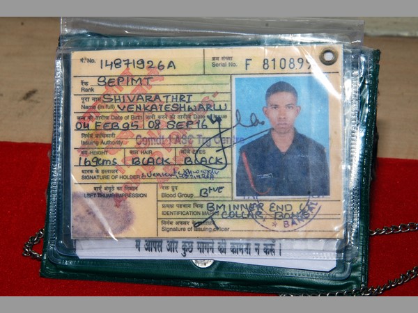 వారితో హిందీలో మాట్లాడి..