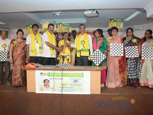 ధైర్యంగా బరిలో నిలిచిన లలిత మోహన్