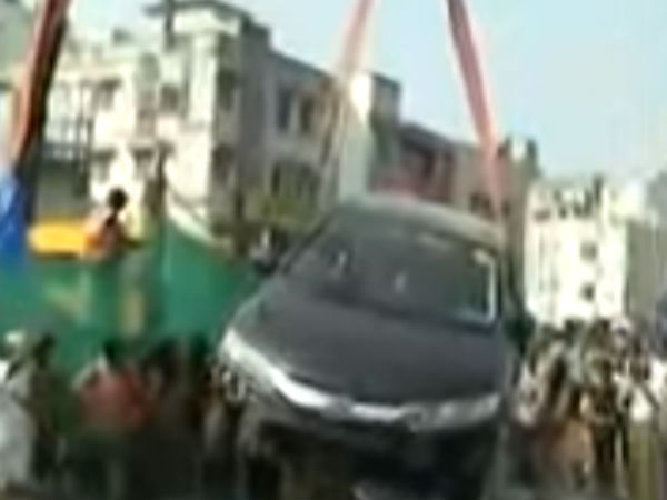 వెలుపలకు తీశారు