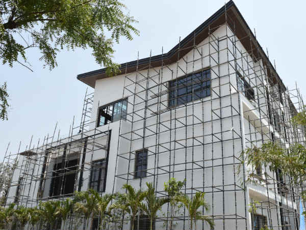 తొలుత వివాదం