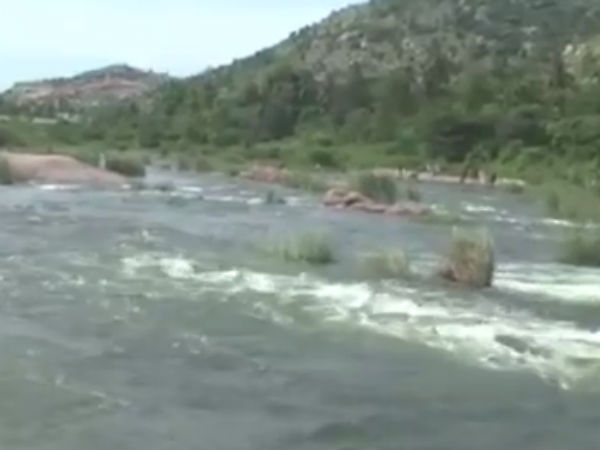 నీళ్లు ప్రజలకు ఇవ్వాలా, కంపెనీలకా ? నీళ్లు ప్రజలకు ఇవ్వాలా, కంపెనీలకా ?