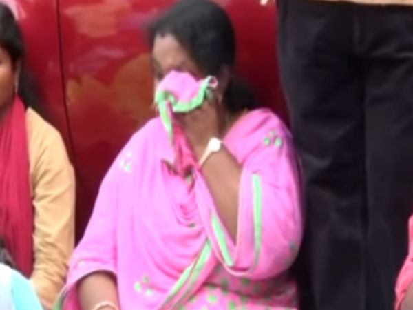 విమర్శల వెనుక...