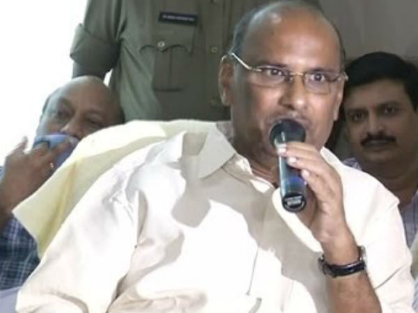 ముగ్గురిదీ ఒకే మాట, ఒకే బాట ముగ్గురిదీ ఒకే మాట, ఒకే బాట