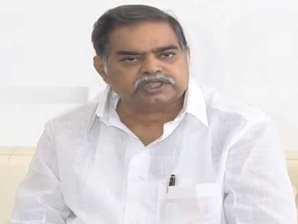 రెండున్నర గంటలు పరిచయం చేశారు