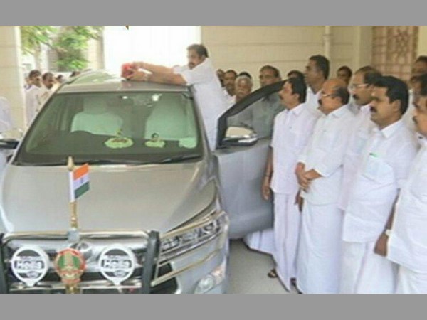 తల పట్టుకున్న ఎడప్పాడి