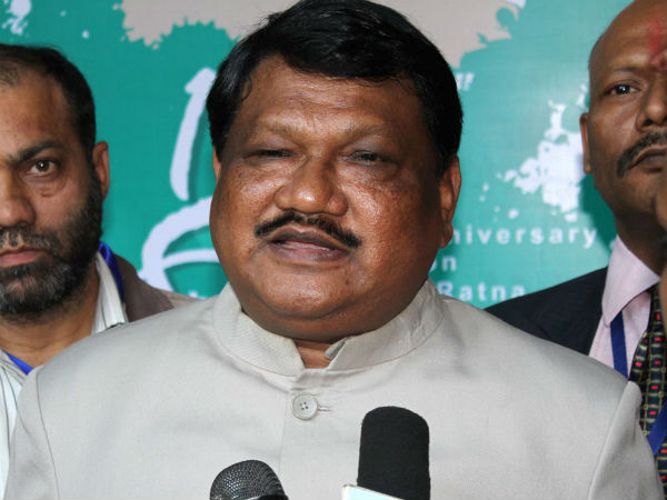 బీజేడీతో పోటీ పడ్తున్న సంఘ్ నెట్ వర్క్