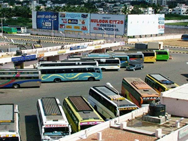 బస్సులు నడిపిస్తున్న ప్రభుత్వం