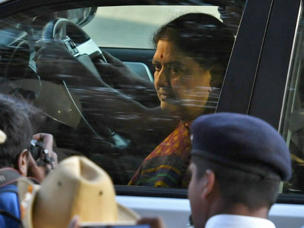 సినిమా చూపిస్తున్నారు 