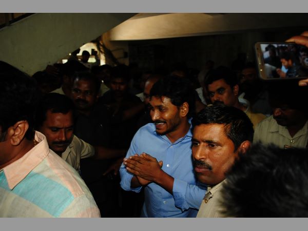 ఆ సమయంలో ప్రశాంతంగా జగన్