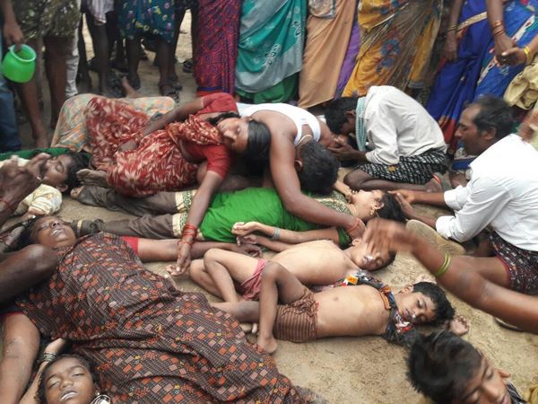 గట్టుపై కొంతమందిని దింపి: