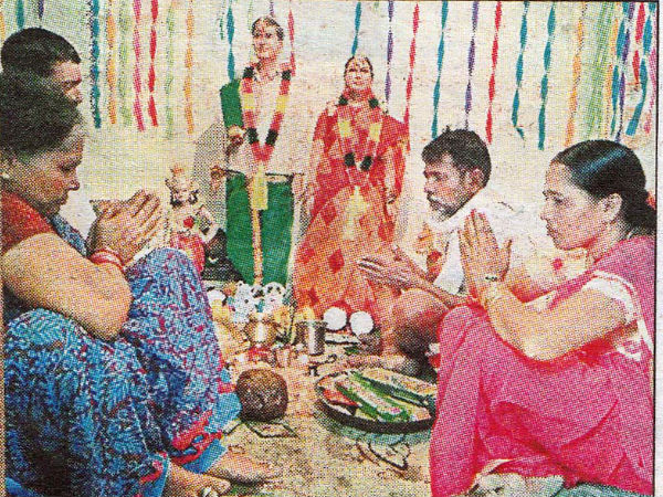 marriage for love couples statues held in Mahabubabad marriage for love couples statues held in Mahabubabad