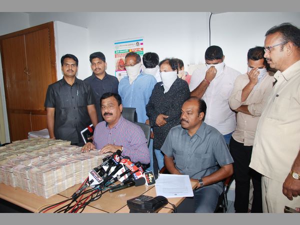 నిందితుల నుంచి భారీ మొత్తం...