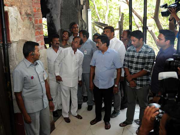 కెసిఆర్ అడిగి తెలుసుకున్నారు...