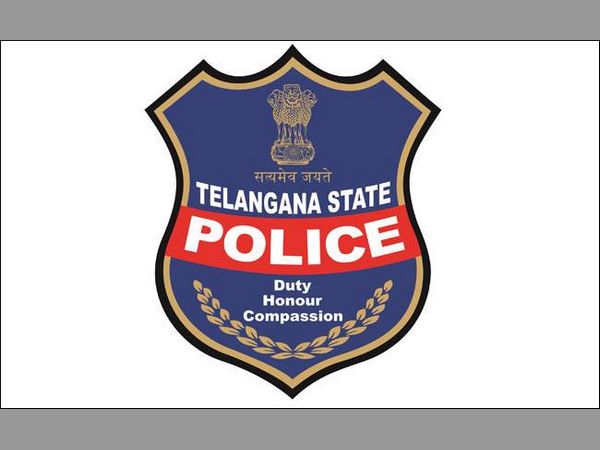 ట్వీట్‌ వెనుక పోలీస్‌ కోల్డ్‌వార్‌