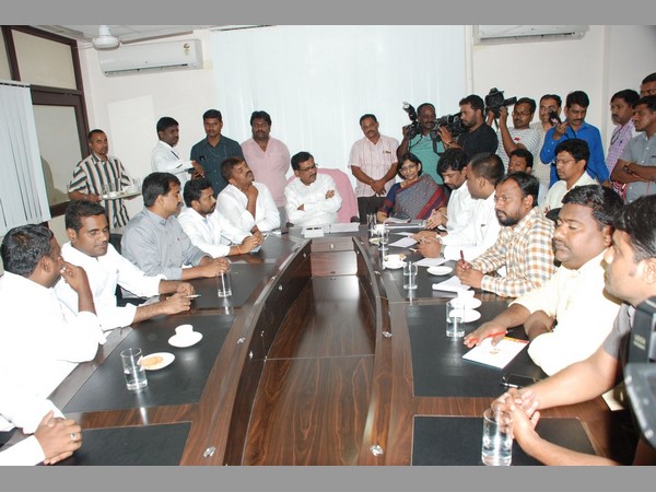 చక్రపాణిని కలిసింది వీరే...