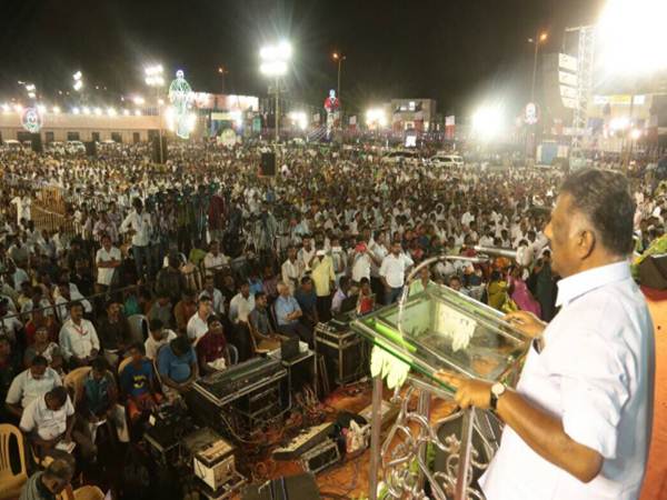 పన్నీర్ సెల్వంకు లీక్ చేశారు ?