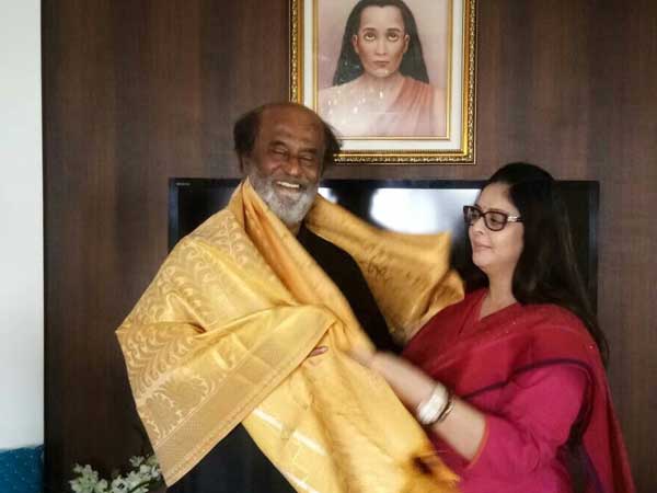 2014లో నాటి ప్రధాని అభ్యర్థిగా నరేంద్ర మోడీ.. రజనీకాంత్‌ను కలిశారు. 