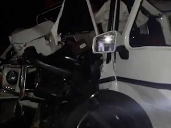 నిషిత్కు స్టీరింగ్ వల్ల బలమైన గాయం నిషిత్కు స్టీరింగ్ వల్ల బలమైన గాయం