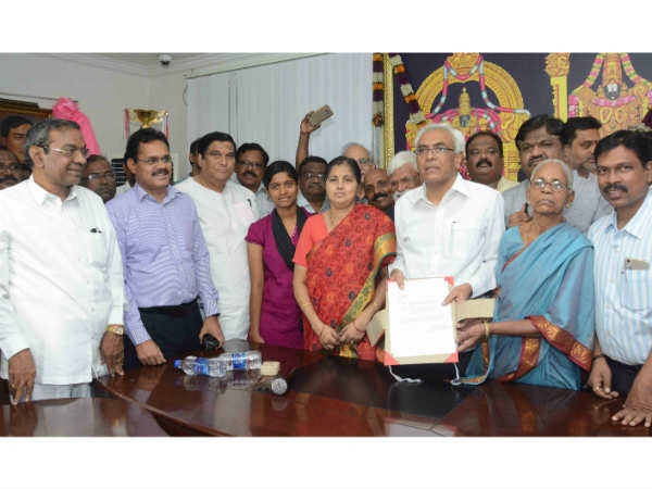 కొత్త తరాన్ని ప్రోత్సహించేలా: