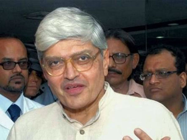 ఆరెస్సెస్ వర్సెస్ గోపాల క్రుష్ణ గాంధీ