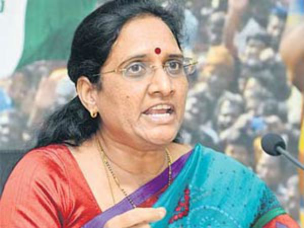 హోదా కోసం యూనివర్సిటీలో అడుగు పెడితే..