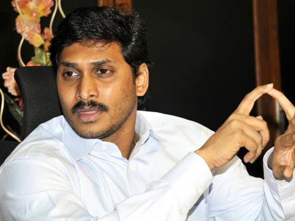 ఎంపిలతో రాజీనామాలు ఎప్పుడు చేయిస్తారు?