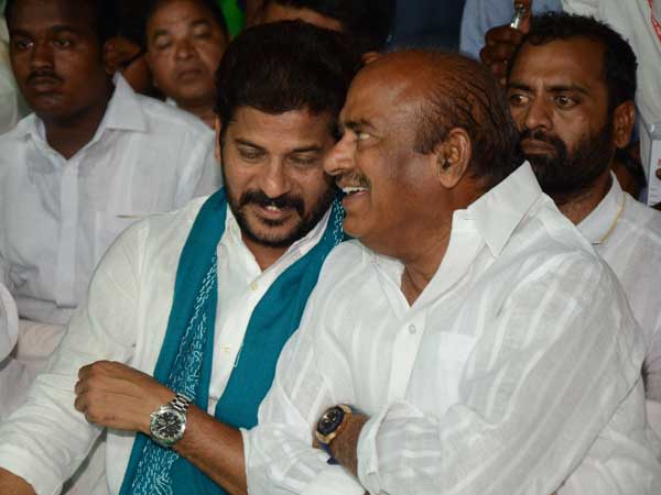 జేసీకి వ్యతిరేకంగా నినాదాలు