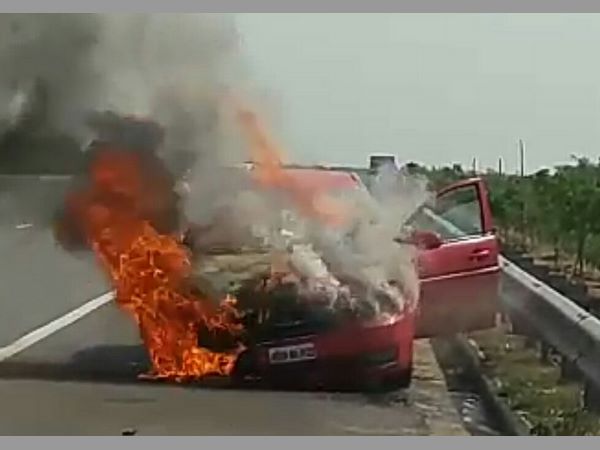 స్థానికులు పట్టుకొని అప్పగించారు