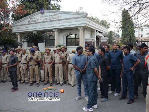 దేశ వ్యాప్తంగా ప్రశంసలు... దేశ వ్యాప్తంగా ప్రశంసలు...